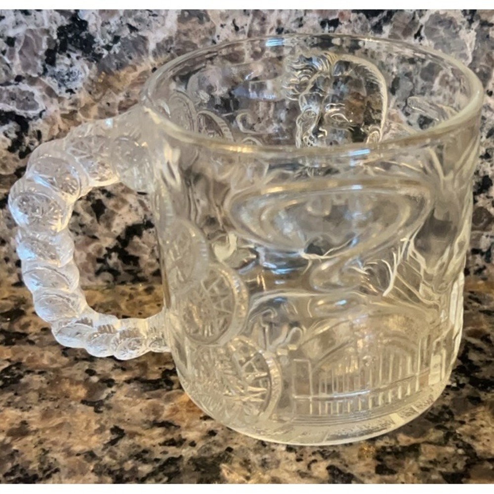 Vintage 1995 McDonald's Batman Forever Two-Faced glass mug DC Comics France - Picture 2 of 6